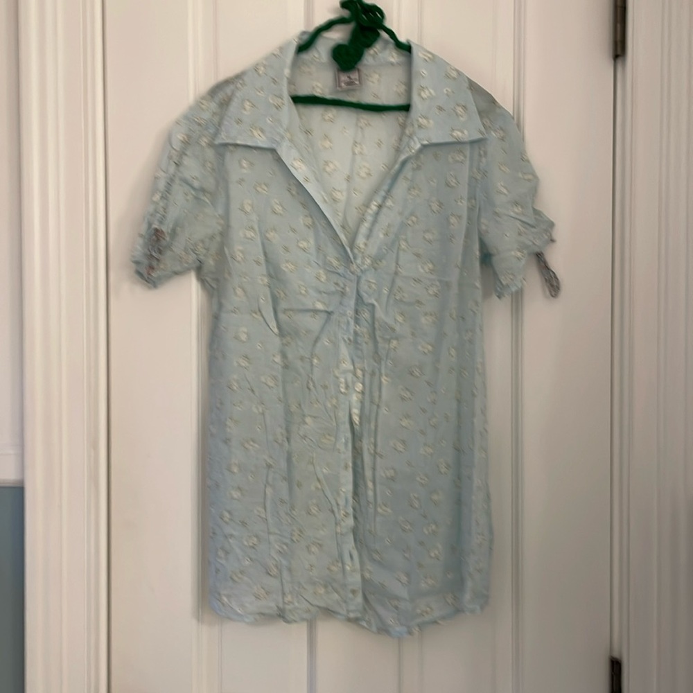Old navy maternity shirt